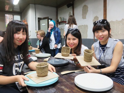 Making pottery 07.jpg