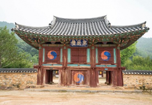 UKS06 Korea's Religious Places img 57.jpg