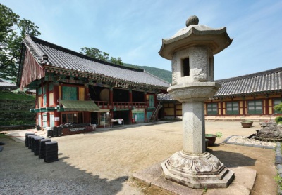 UKS06 Korea's Religious Places img 33.jpg